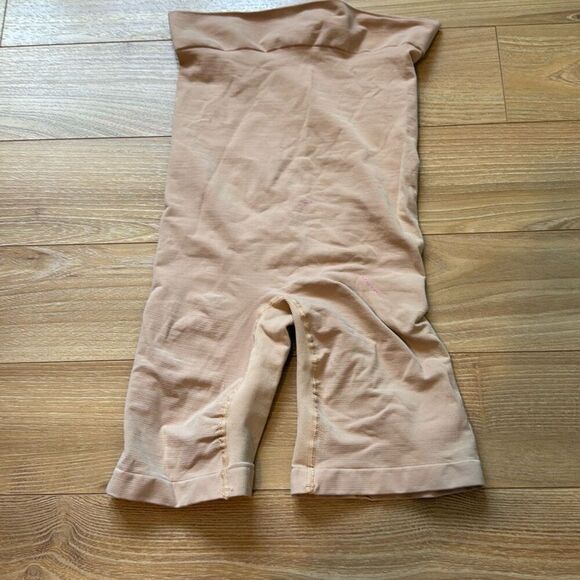 Intiwear biker short stockings sheer tan size small - Picture 1 of 4
